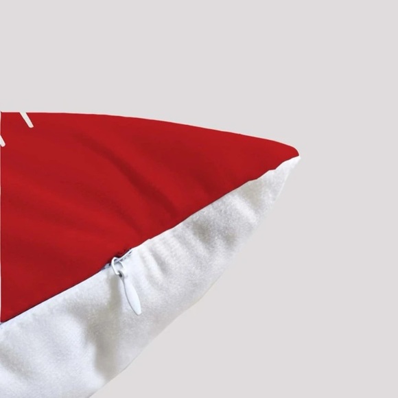 Brand NWT Beautiful Holiday Red Merry Christmas with Reindeer Pillow Cover - Picture 3 of 4